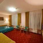 Orient 4*