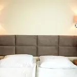 Orient 4*
