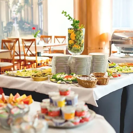 Orient 4* Краков