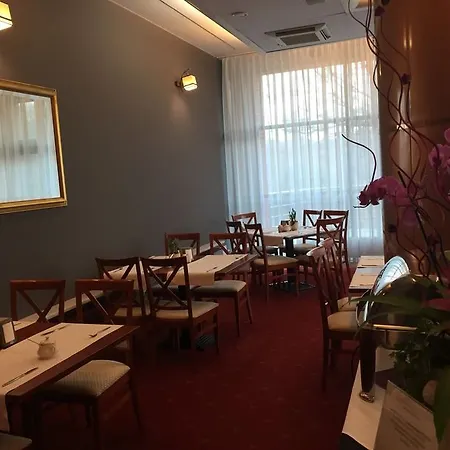 Orient 4*