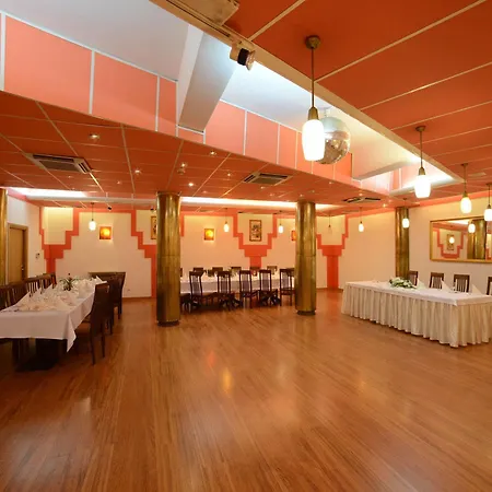 Отель Orient 4*