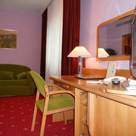 Orient 4*